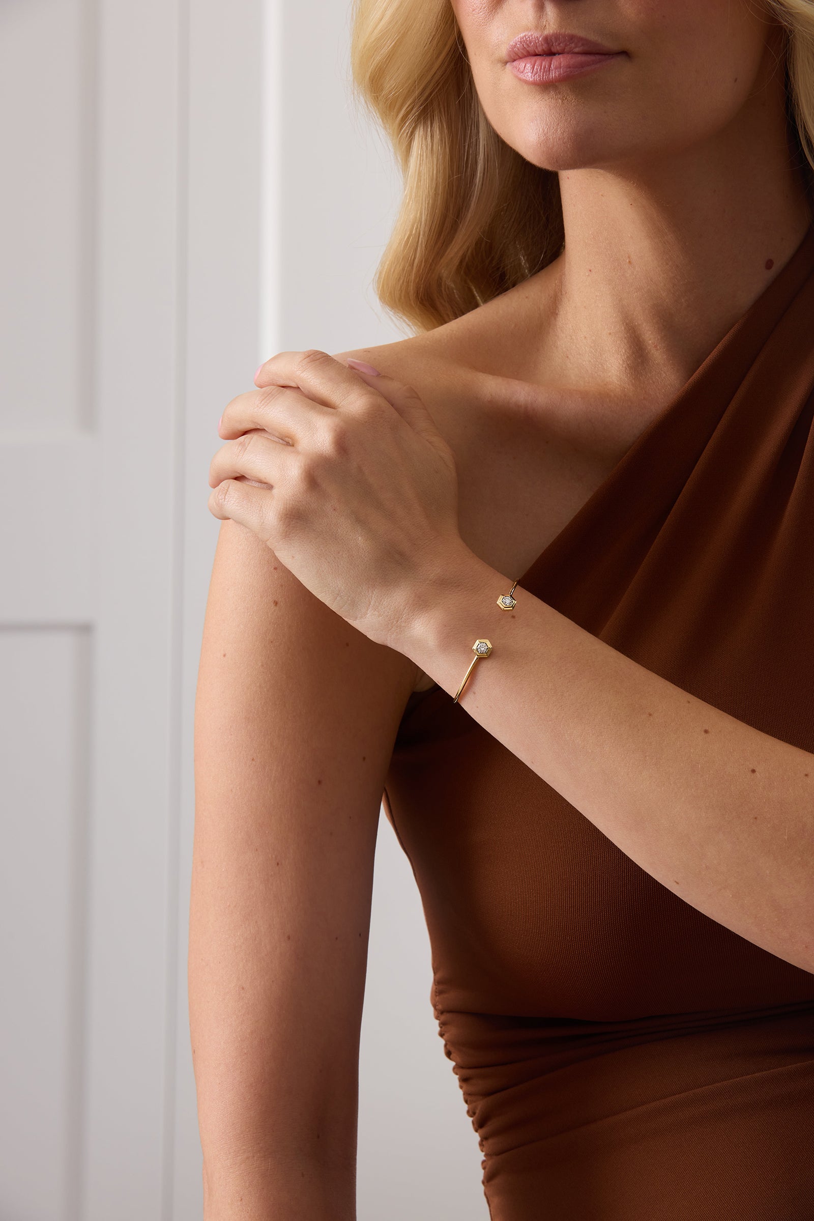 Honey Comb Gold and Diamond Flexible Bangle