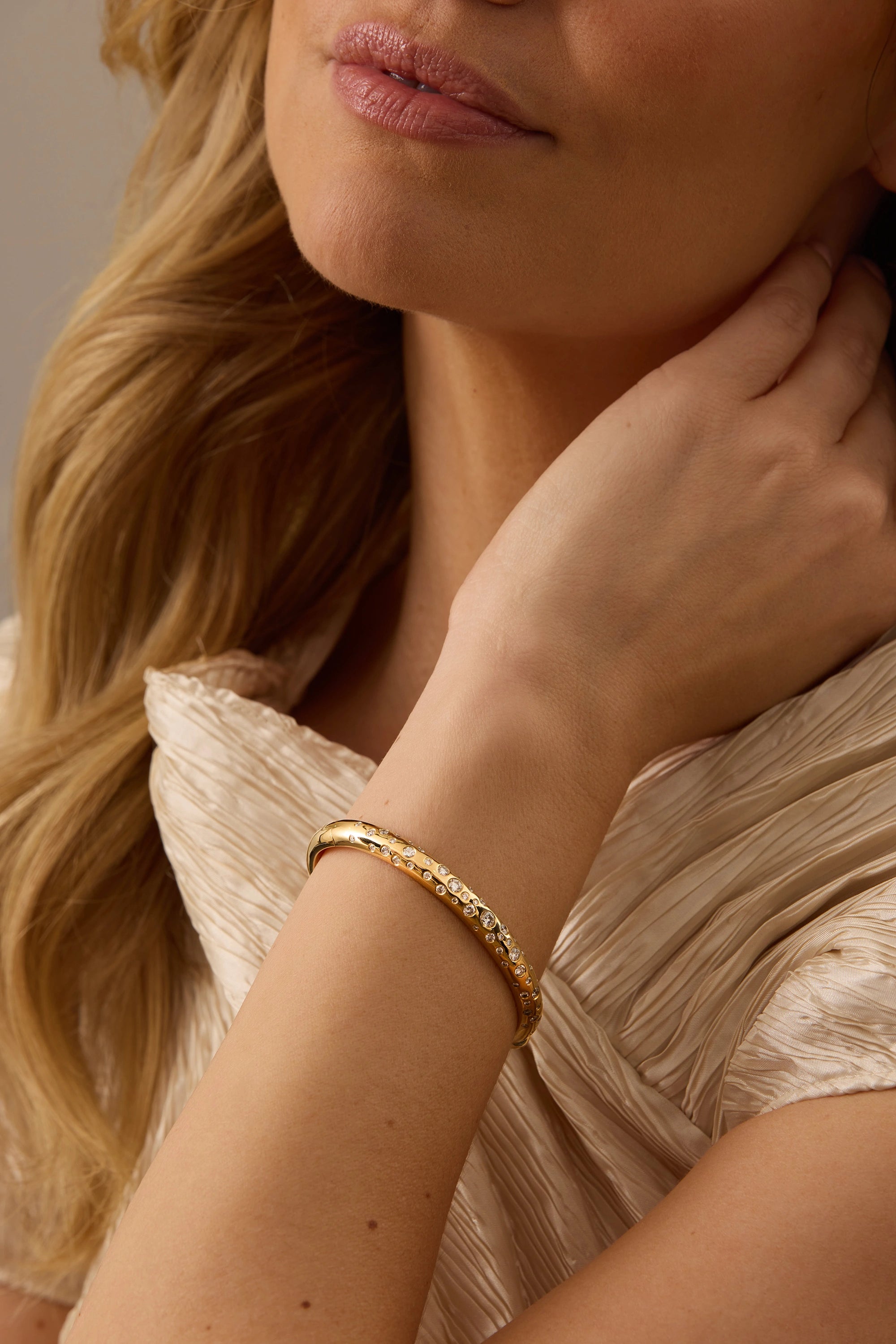 Papua Gold White Diamond Bubble Bangle