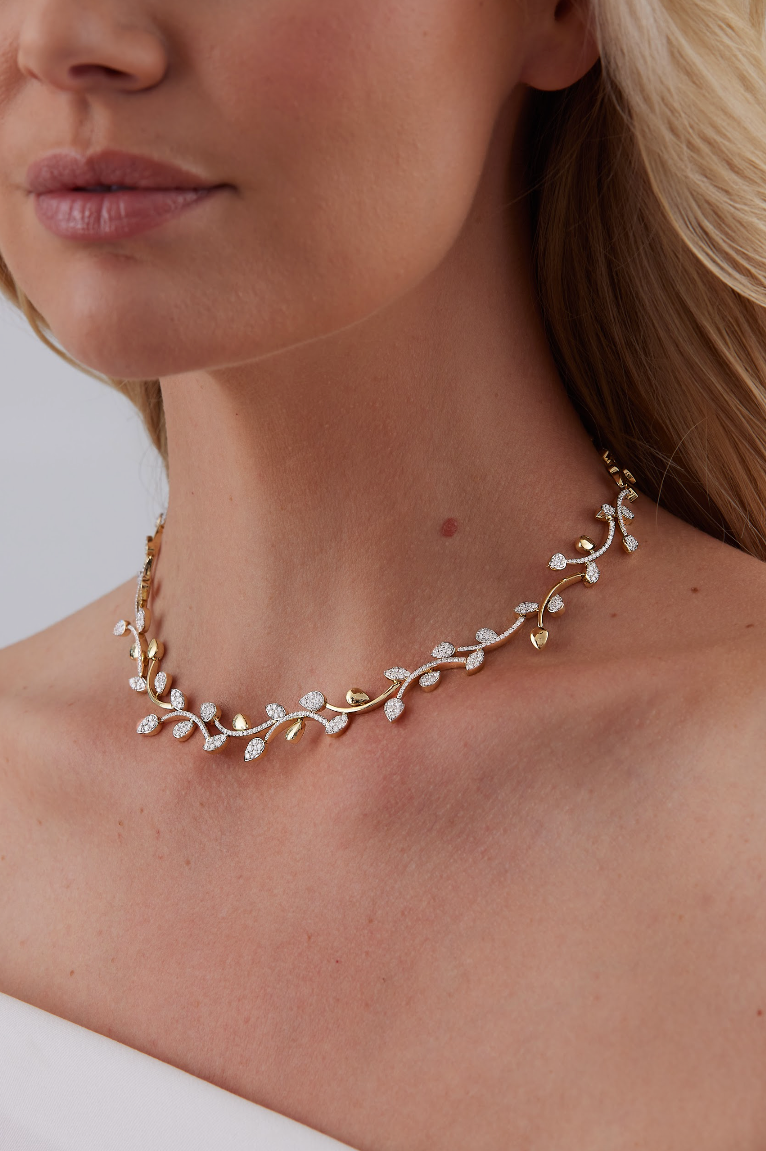 Lierre Gold Marquise and Pear Diamond Vine Choker Necklace